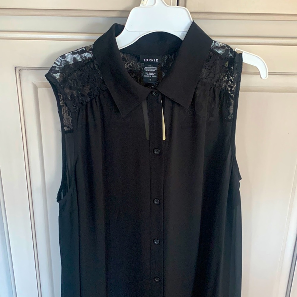Torrid never worn duster wear opened or closed size 0
